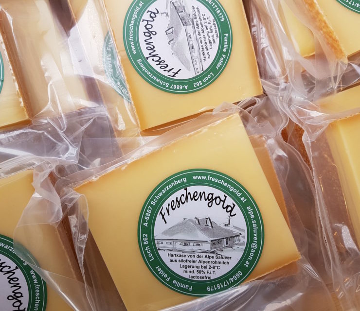 Käse und Fleischspezialitäten von der Alpe Saluver
